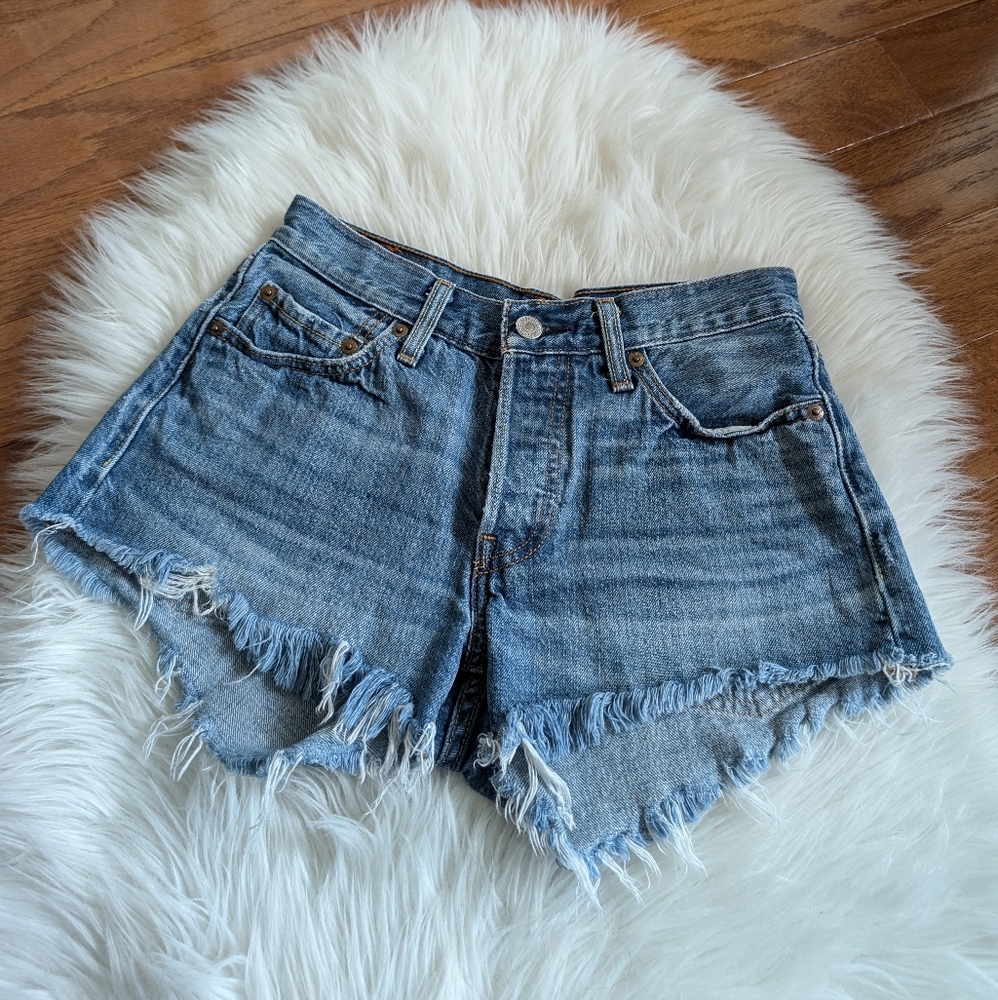 Levi's 501 Mid Rise Cut Off Denim Jean Shorts 24